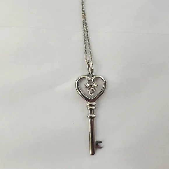 Kay jewelers heart key necklace deals
